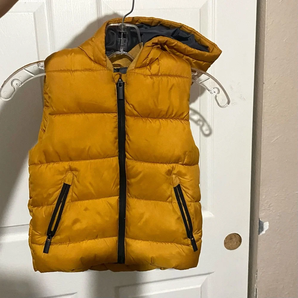 Zara boys dark yellow hooded puffer vest size 5